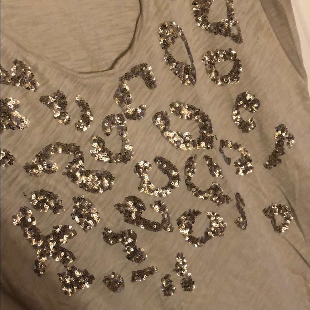 🌻Express leopard tank and gold tshirt - Picture 2 of 3